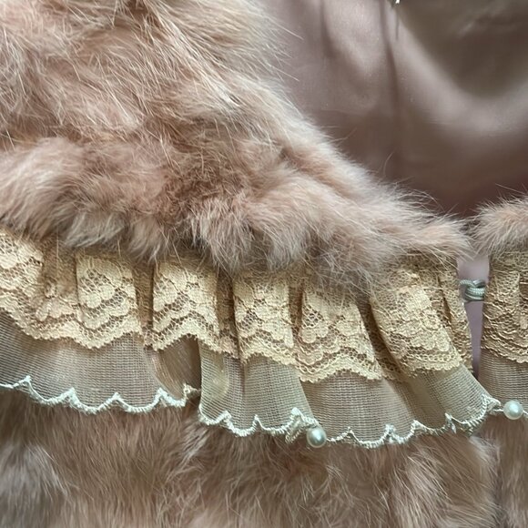 Women’s Real Fur Vest With Lace Trimming Autumn/Winter - Picture 4 of 10